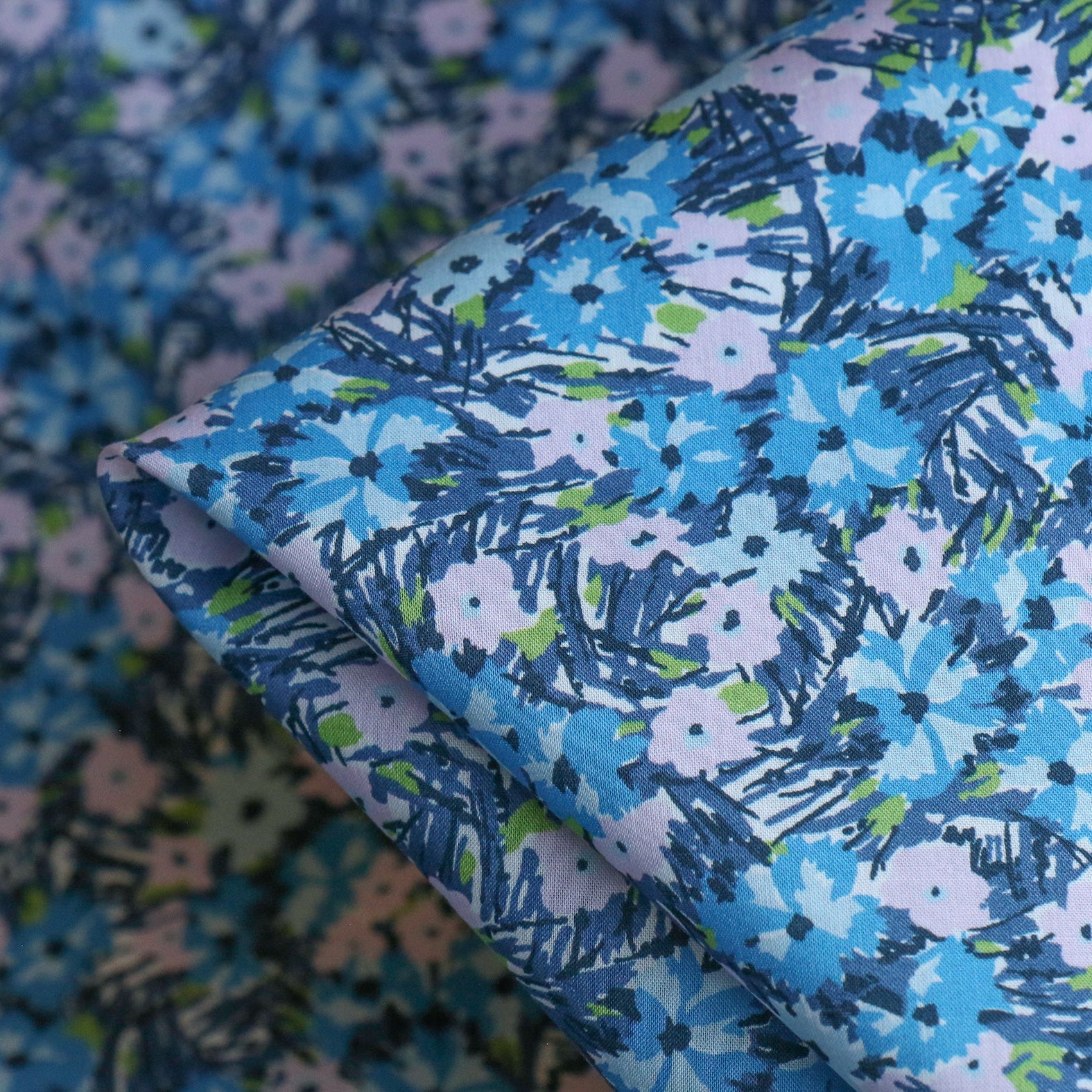 Champion's Bouquet Blue/Pink - Liberty Tana Lawnâ˘