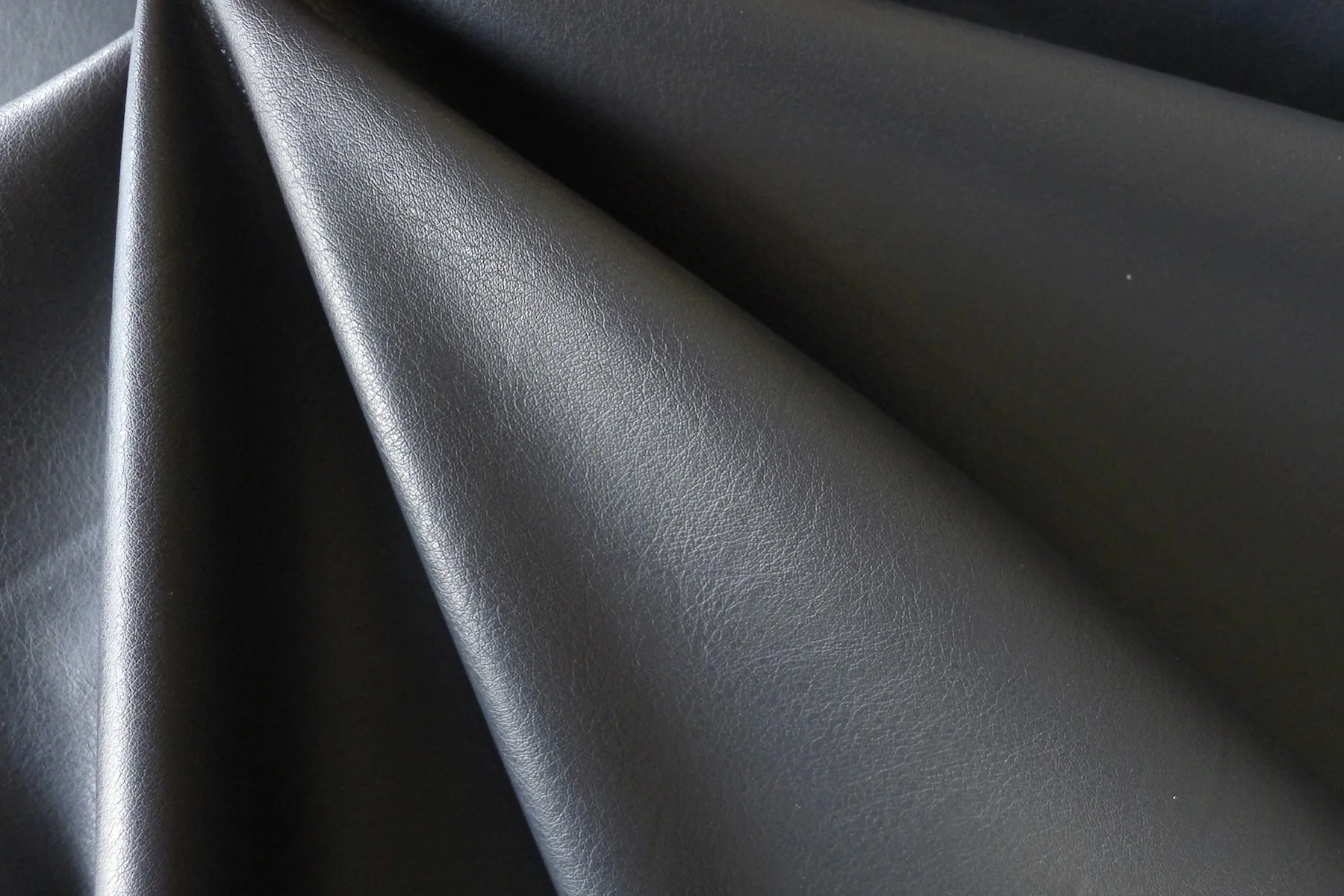 Charcoal Leather Look - Image 4