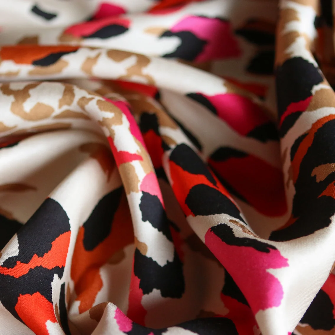 Cheat You Pink Viscose - Image 2