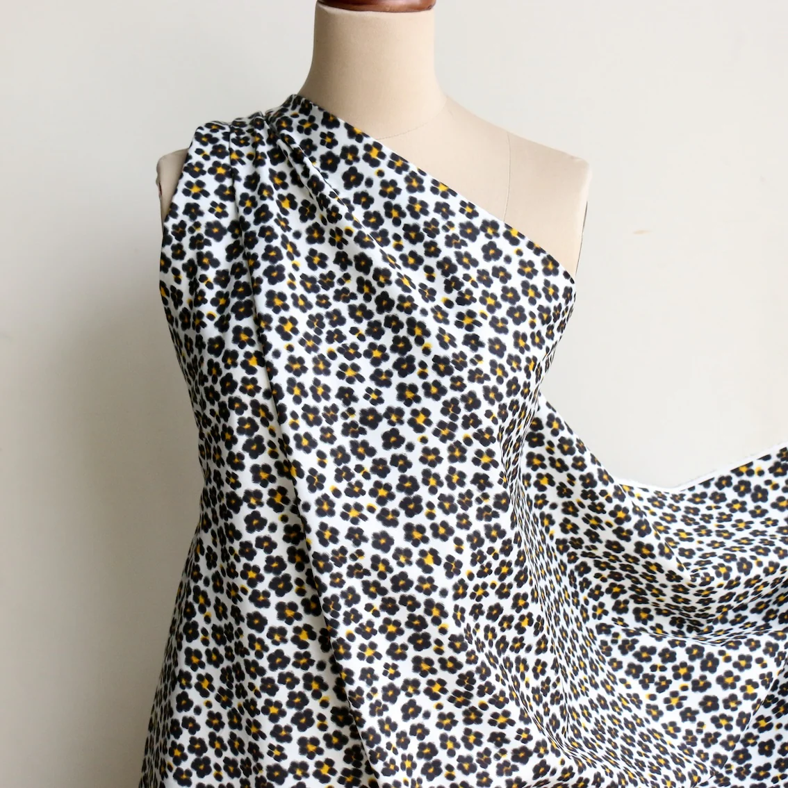 Cheetah Fiori Poplin - Image 5