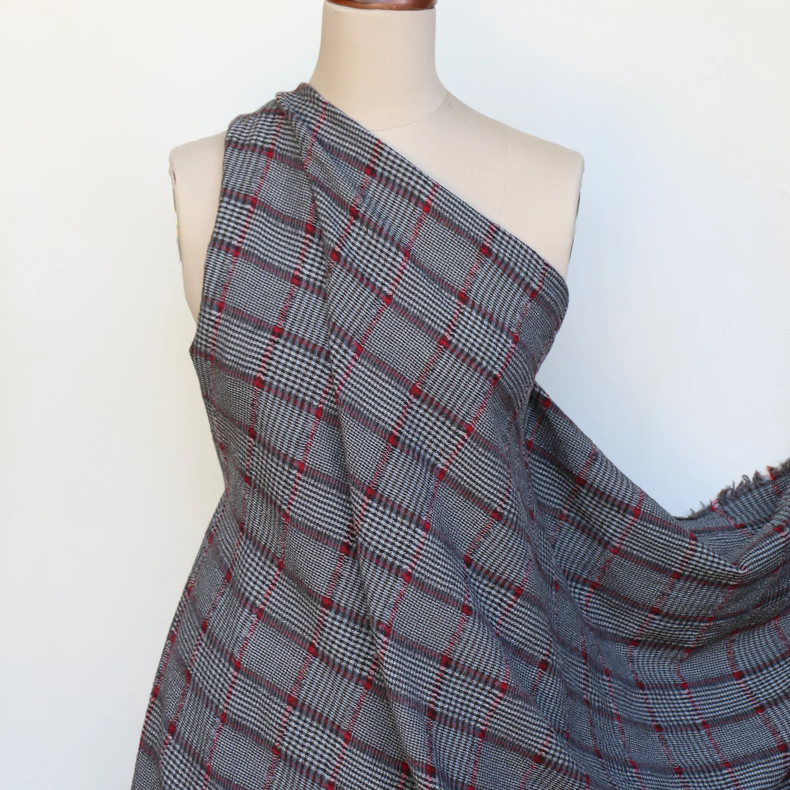 Cherry Grigio Check - Image 4