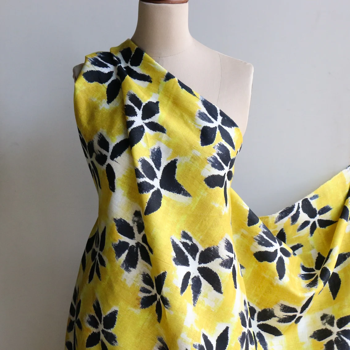 Citron Paradise Printed Linen - Image 5