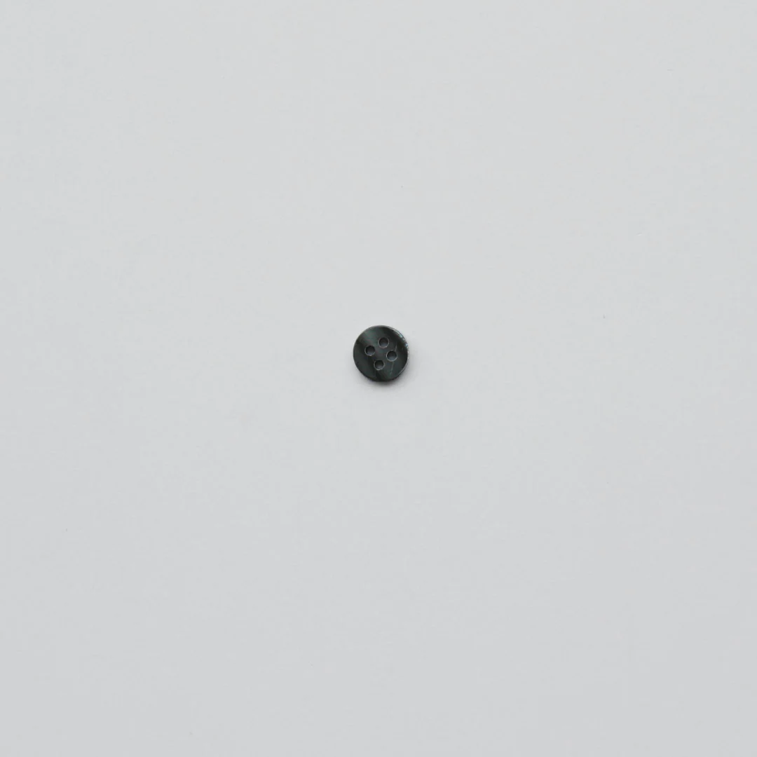 Washibodo Shell Smoke Button - 4-Hole - Image 2