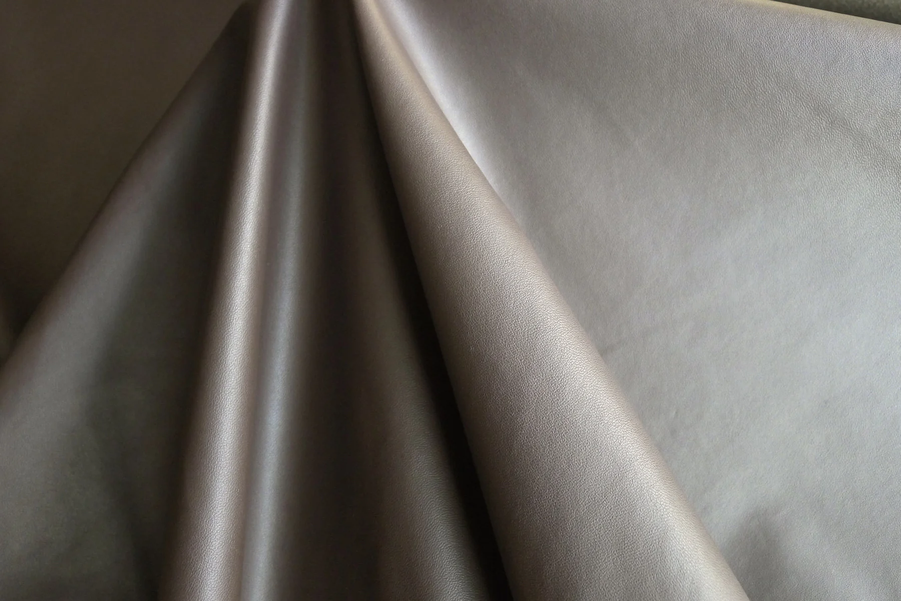 Cliffhanger Leatherette - Image 2