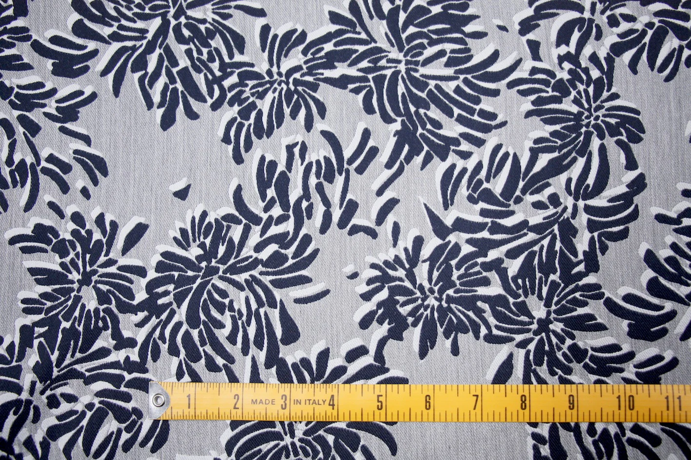 Colourless Fireworks Jacquard - Image 2