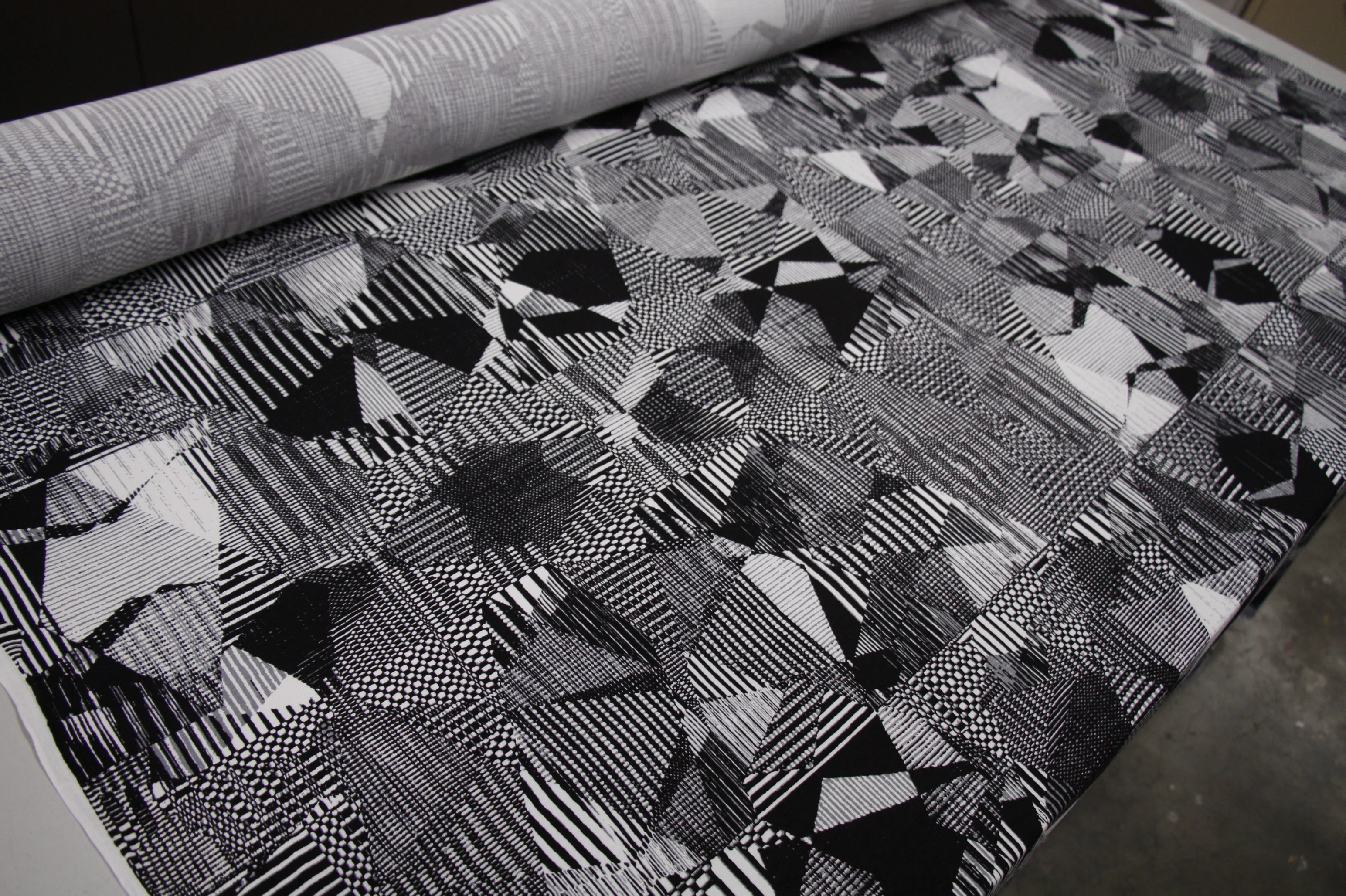 Confusion in B & W - Image 4