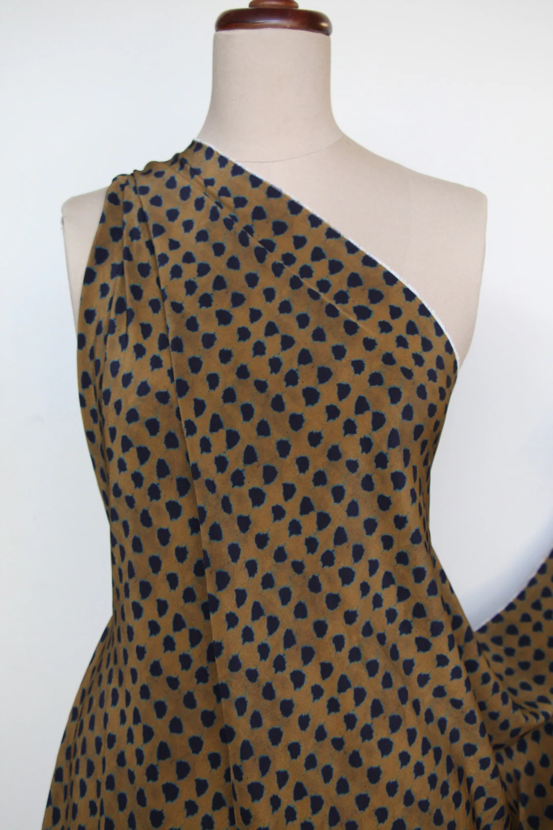 Copper Ink Spot Silk Crepe De Chine - Image 4