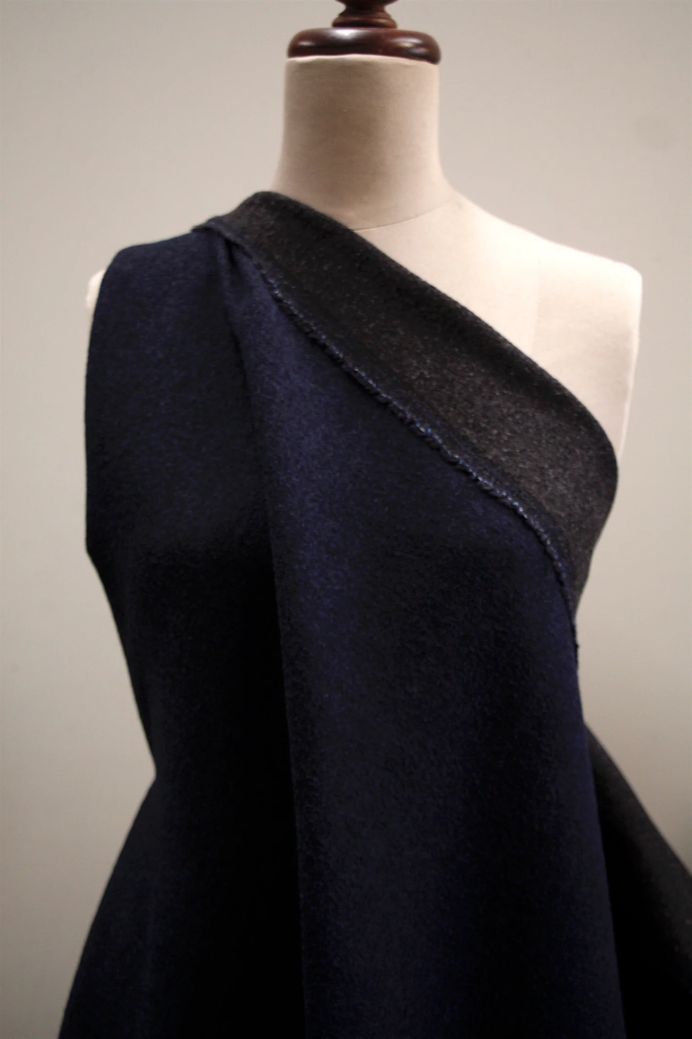 Coal On Navy - Image 4