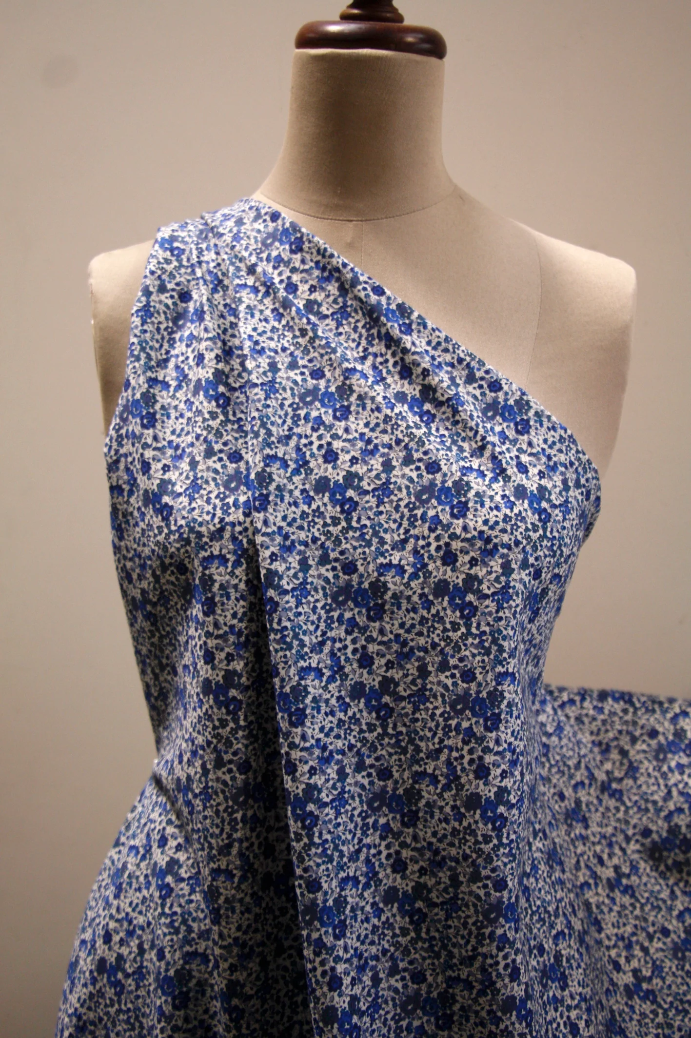 Emma & Georgina Ivory - Tana Lawn - Image 5