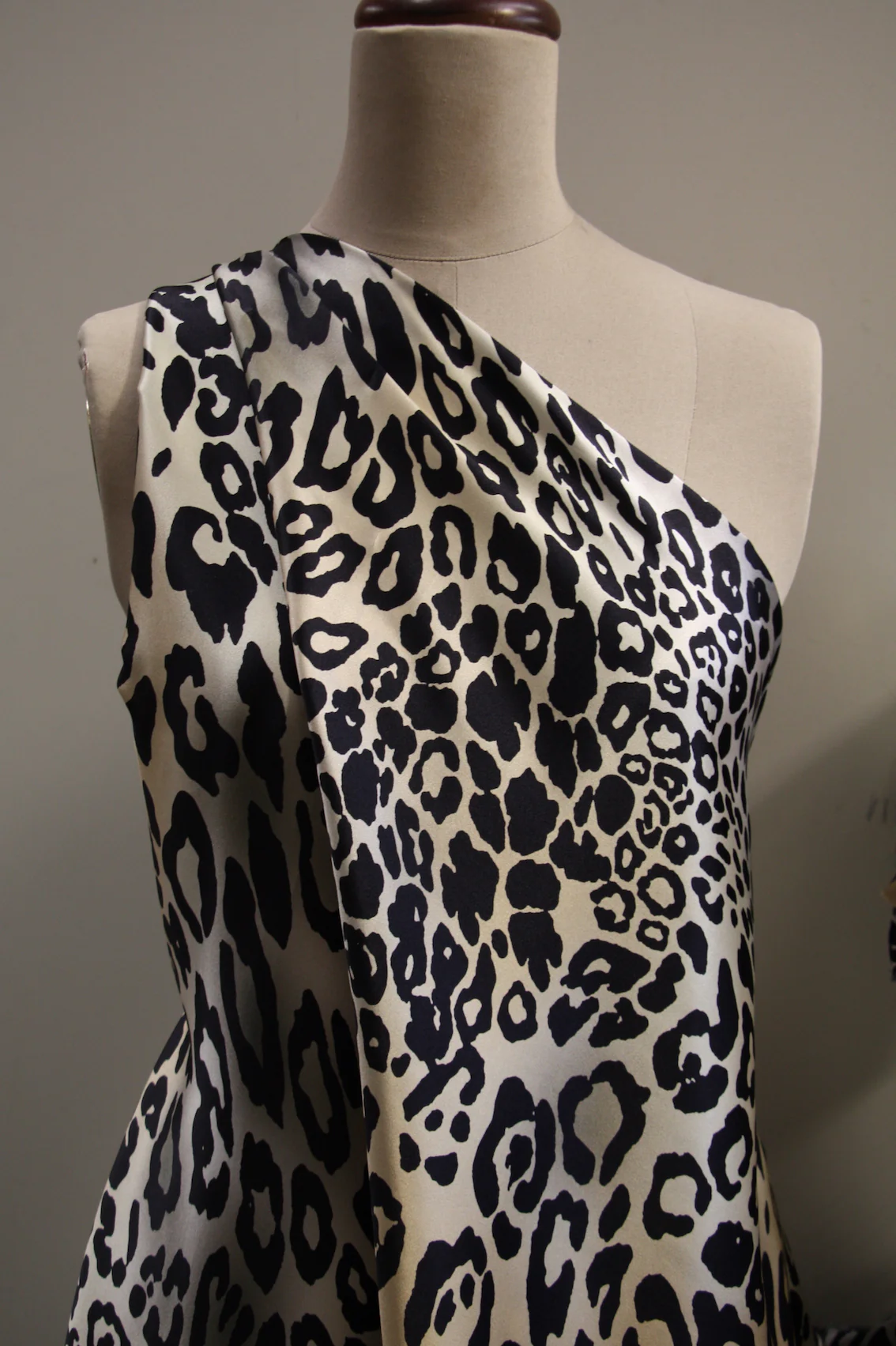 Honey Cat Silk Satin - Image 4