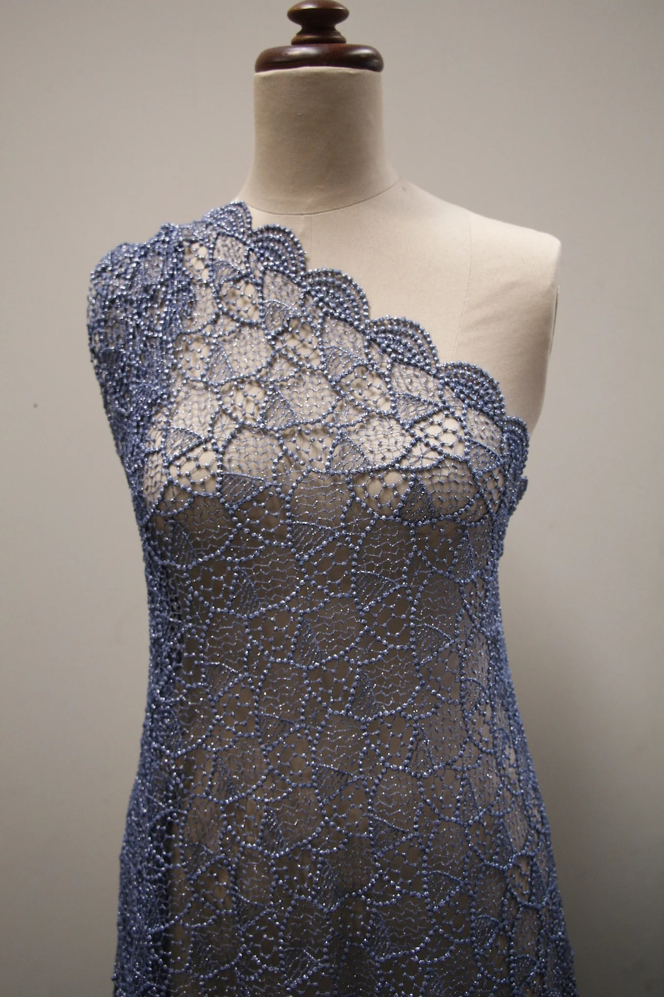 Coral Spot Guipure Lace - Image 5
