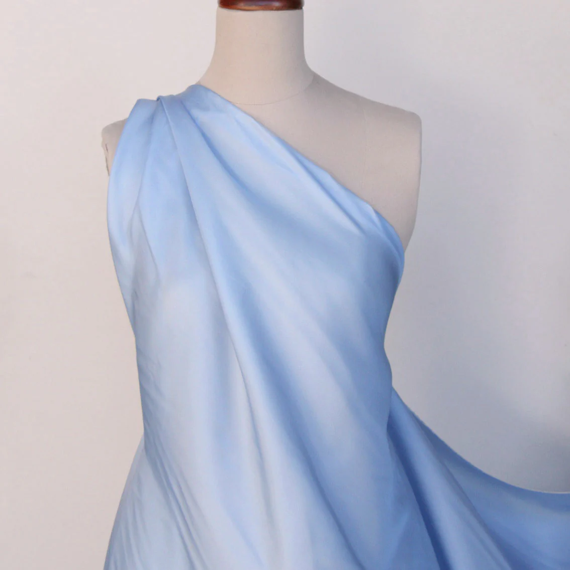 Cornflour Rayon Lining (137cm wide) - Image 3