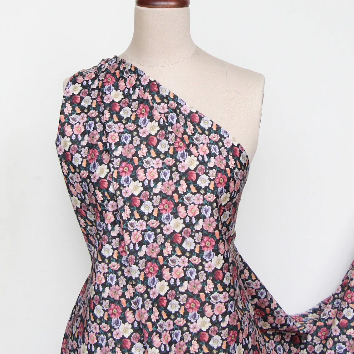 Cosmos - Liberty Tana Lawn™ - Image 6