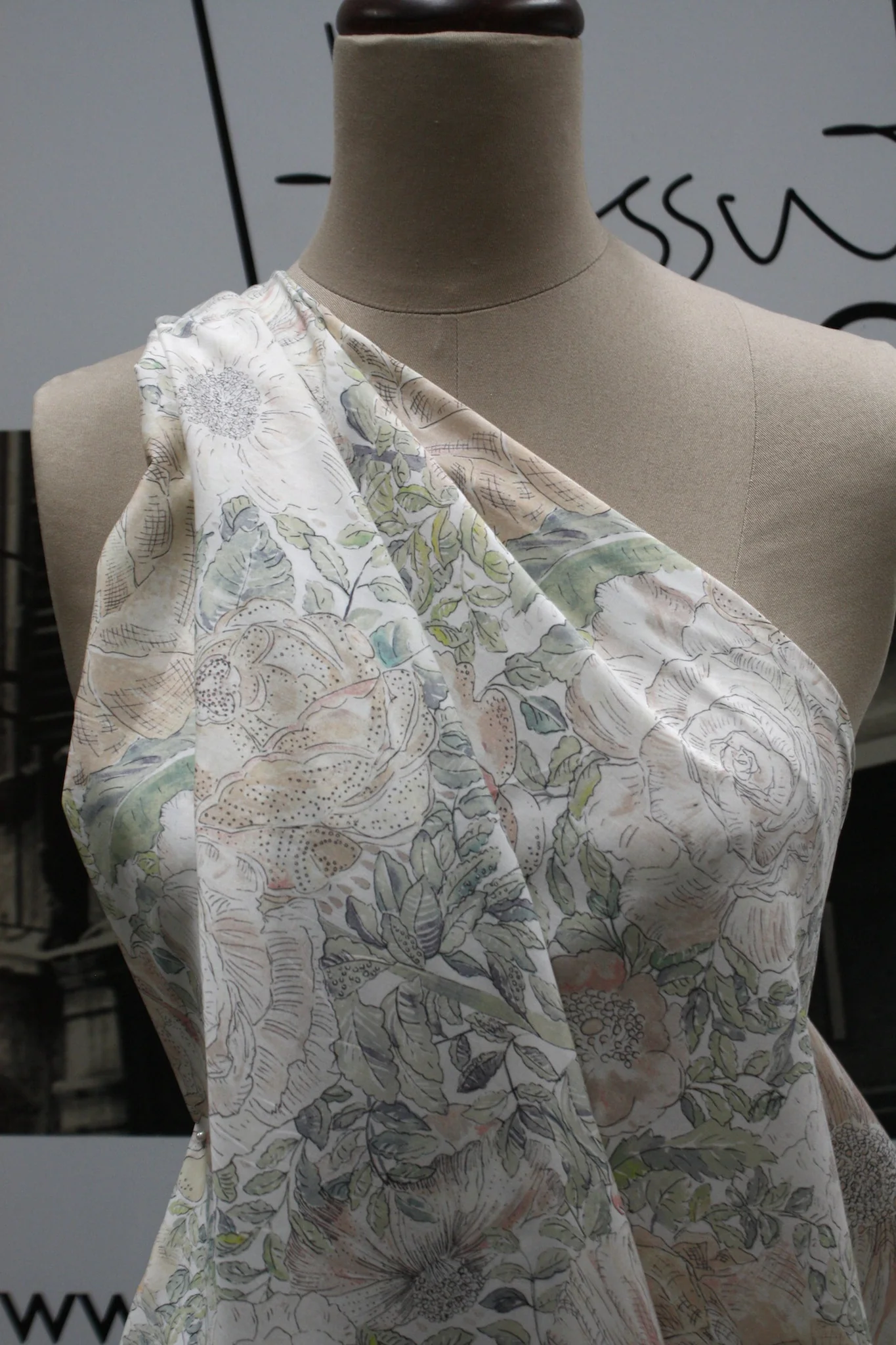 Cream Rose Xanthe - Image 5