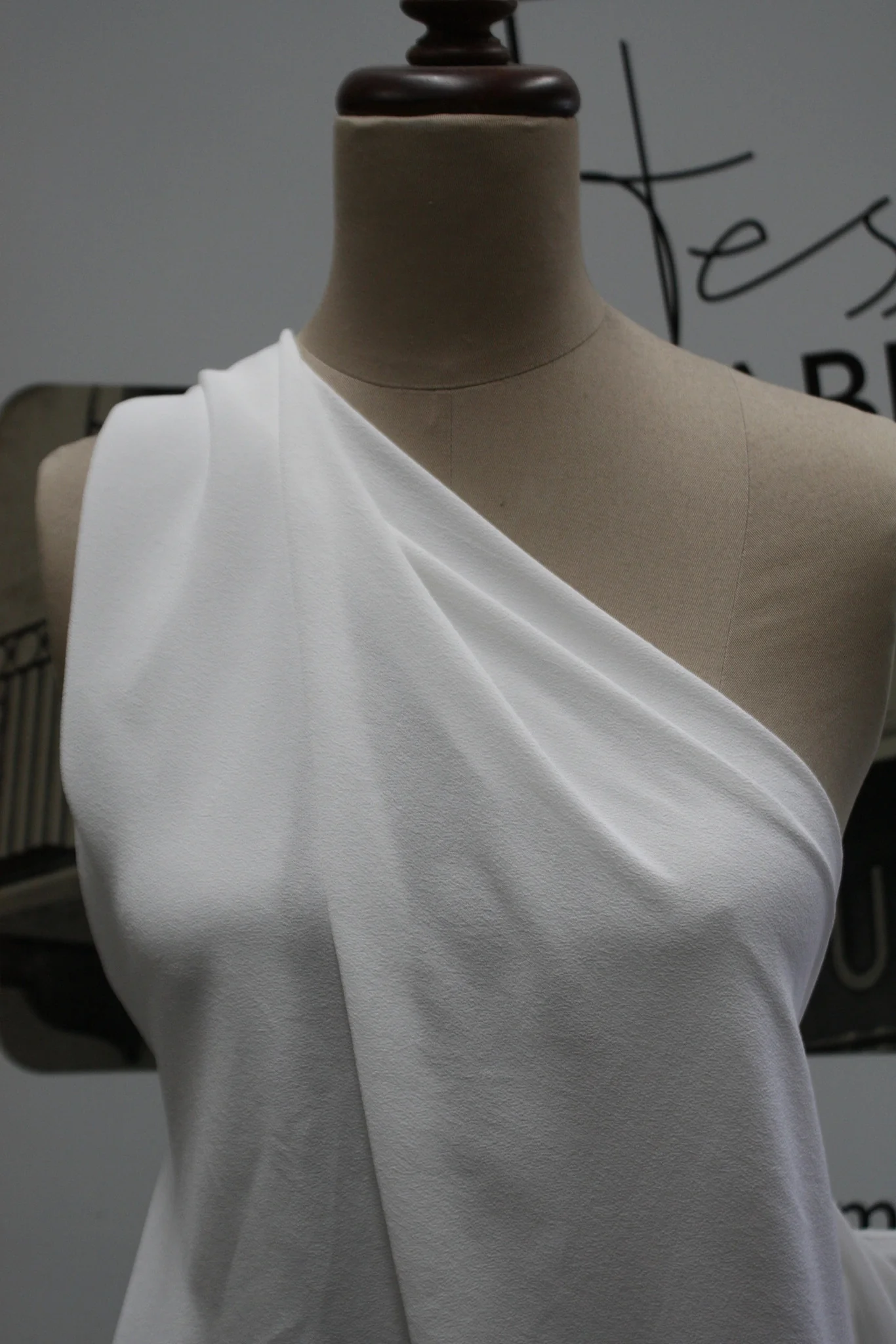 Crepey White - Image 4