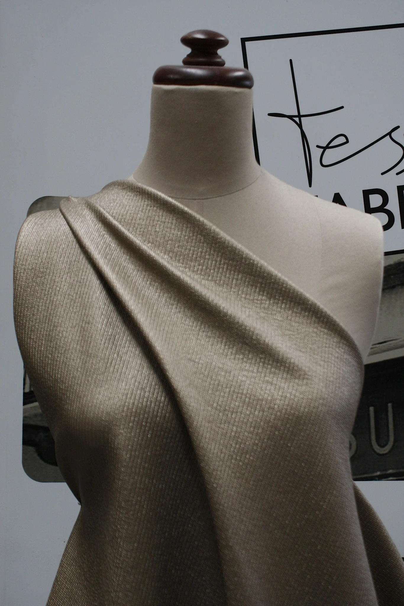 Crinkled Gold - Image 4