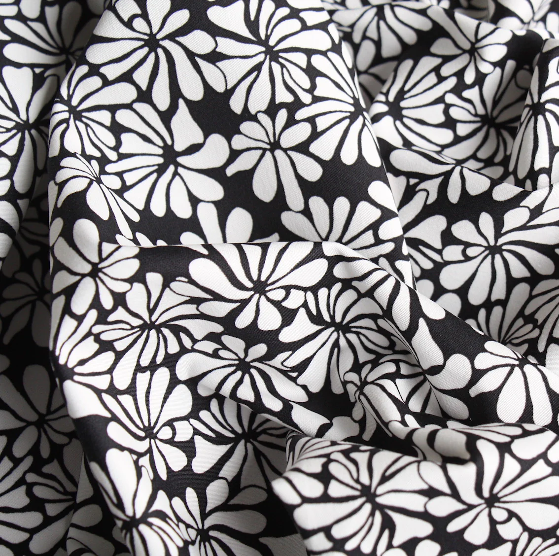 Crowded - Image 2