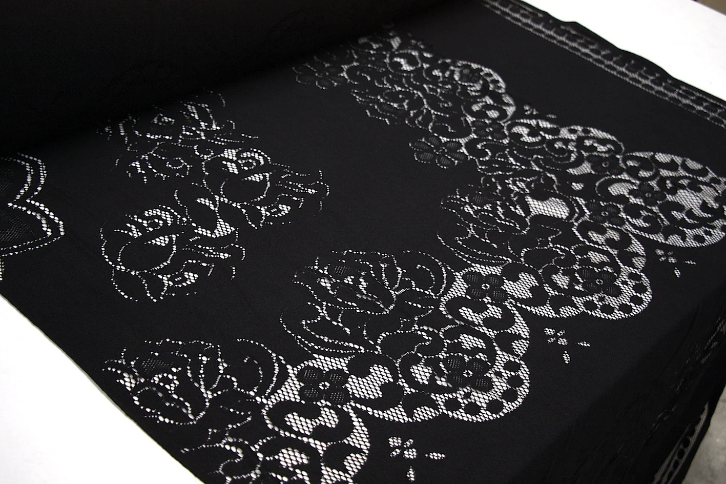 Cut Out Ebony - Panel Lace - Image 2
