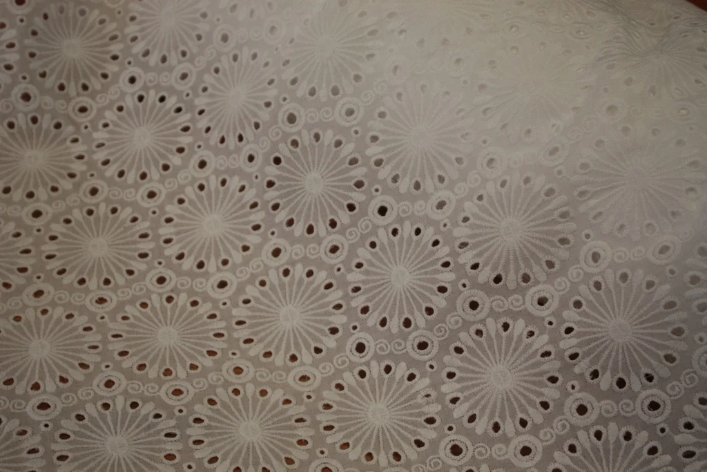 Daisy Embroidery - Image 2