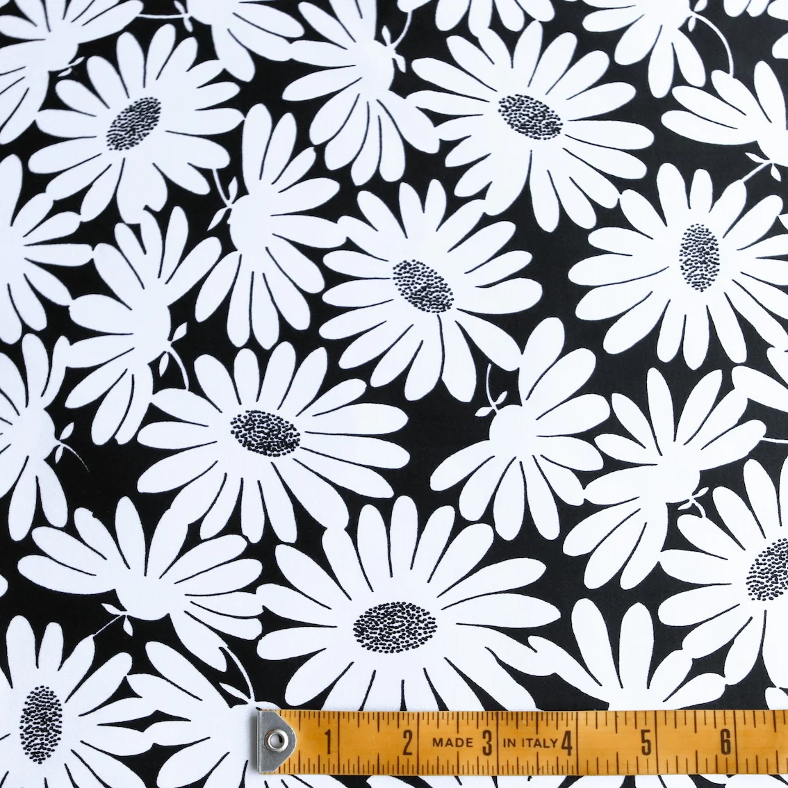 Daisy Nero Sateen - Image 4