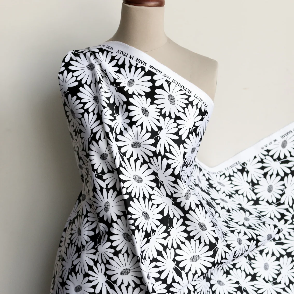 Daisy Nero Sateen - Image 6