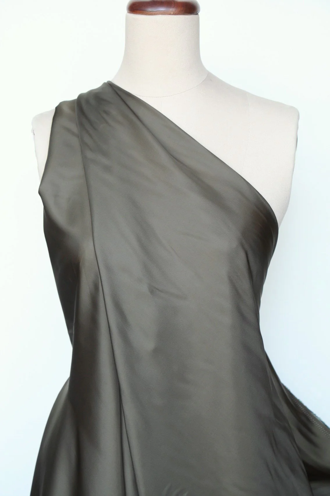 Dark Olive Rayon Lining (137cm wide) - Image 2