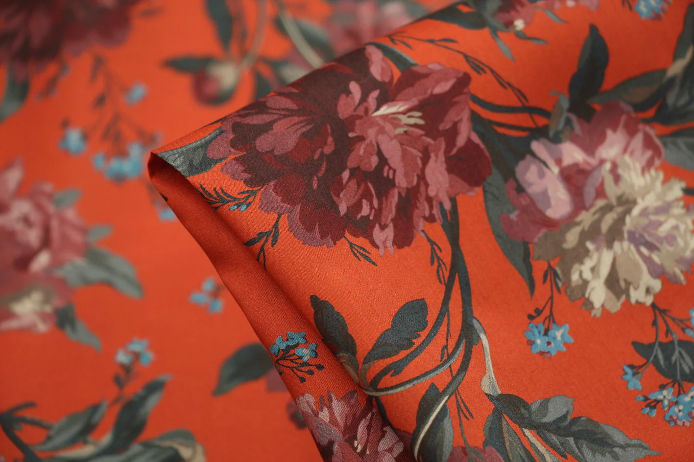 Decadent Bloom Dusty - Liberty Tana Lawn