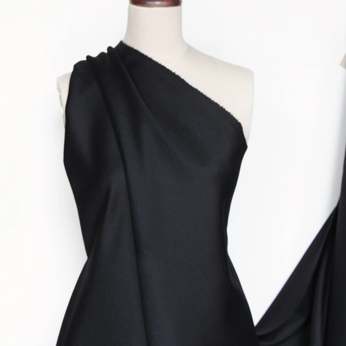 Diagonally Nero - Image 4