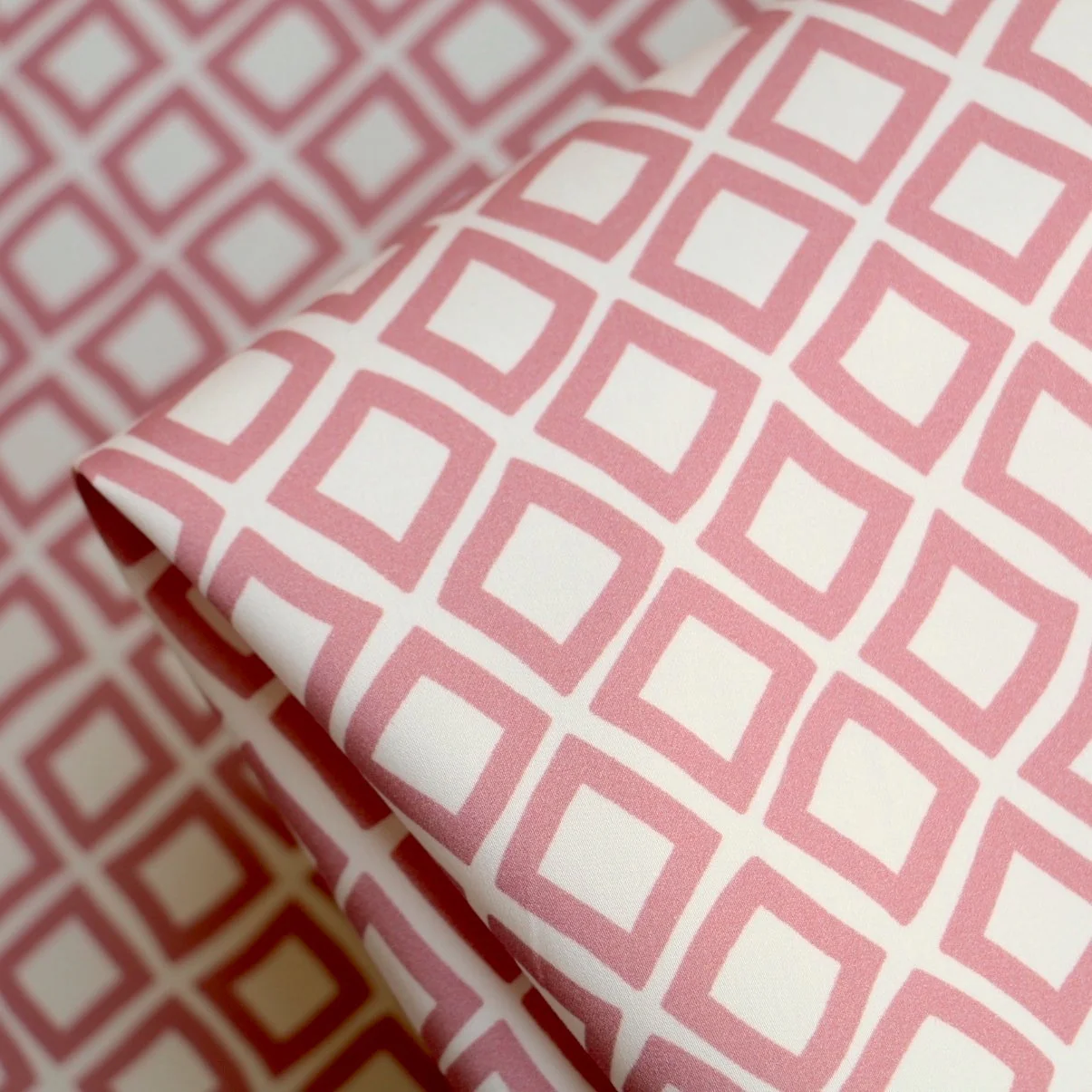 Diamond Frames Pink