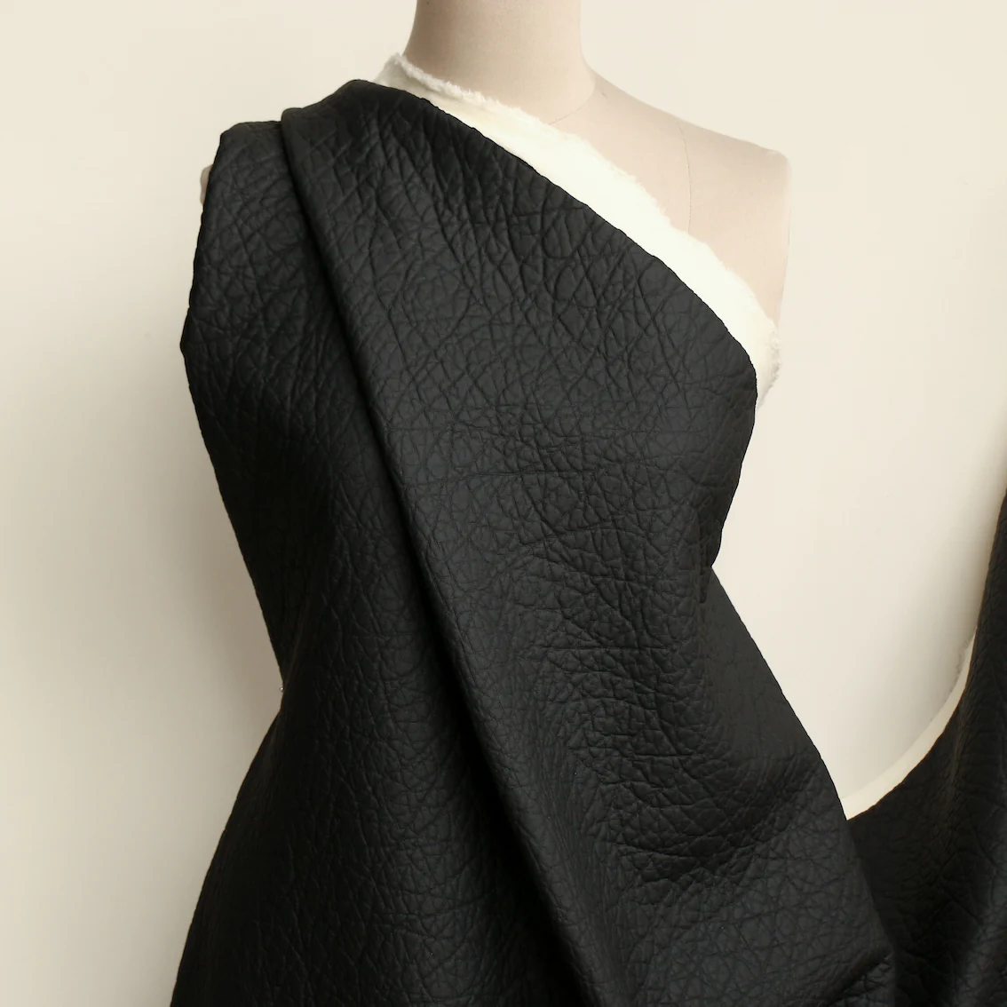 Distressed Look Nero - Faux Leather - Image 5