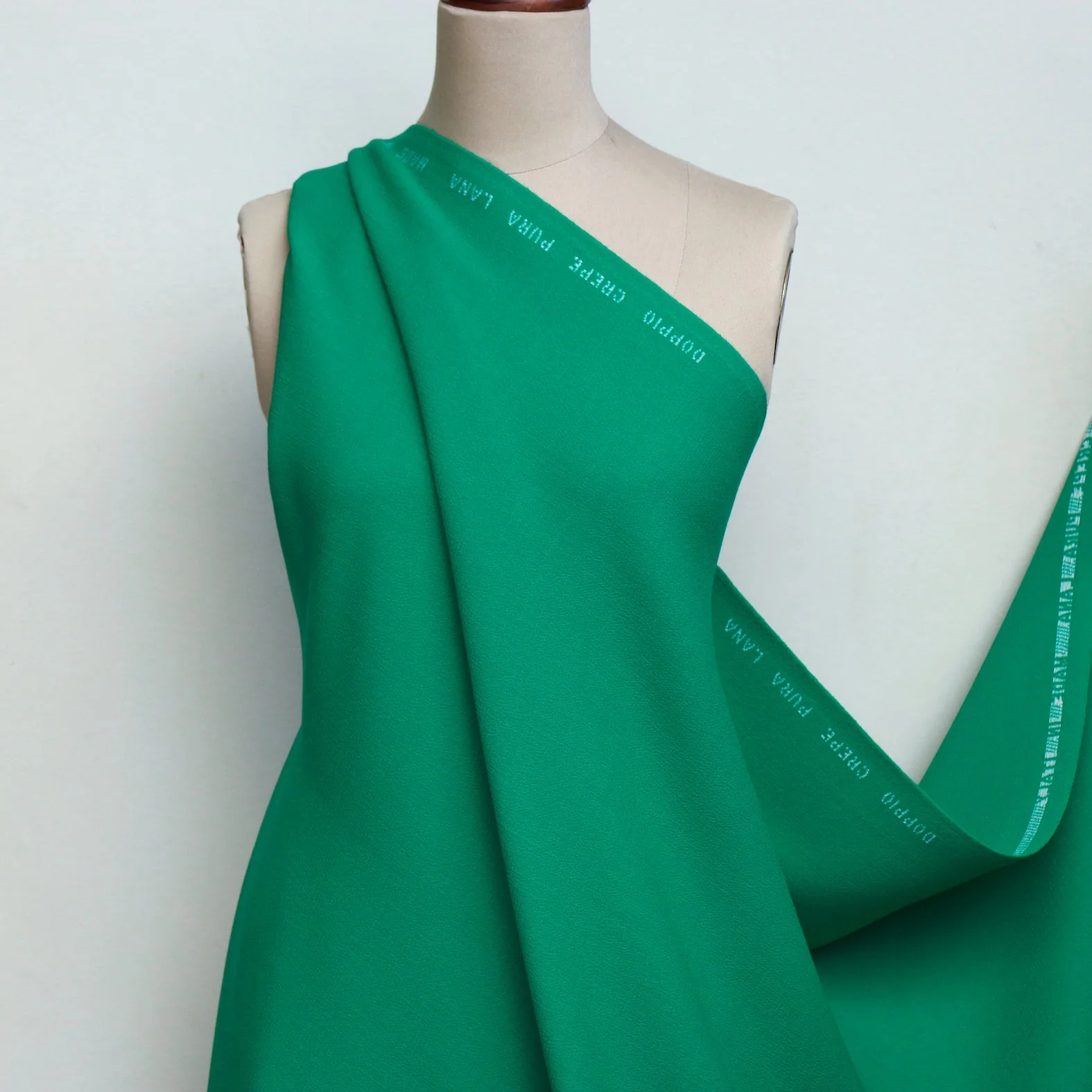 Doppio Crepe Vivid Green - Image 4