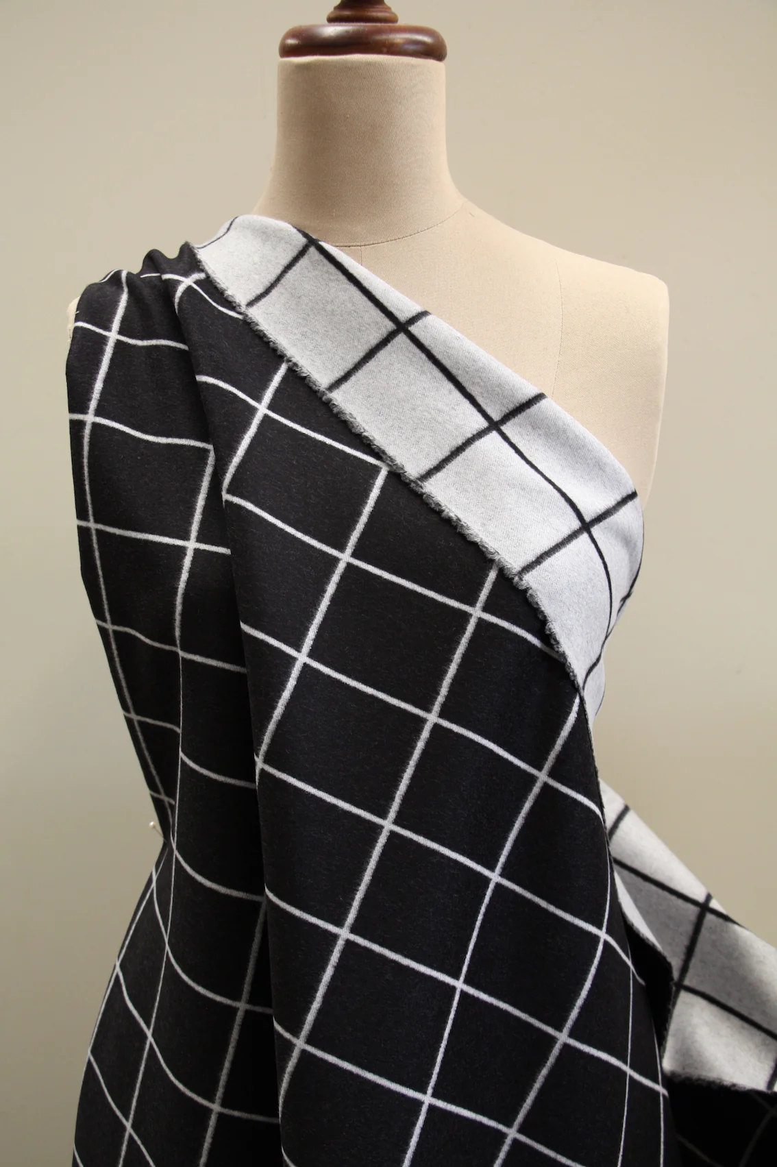 Double Sided Grid - Image 6