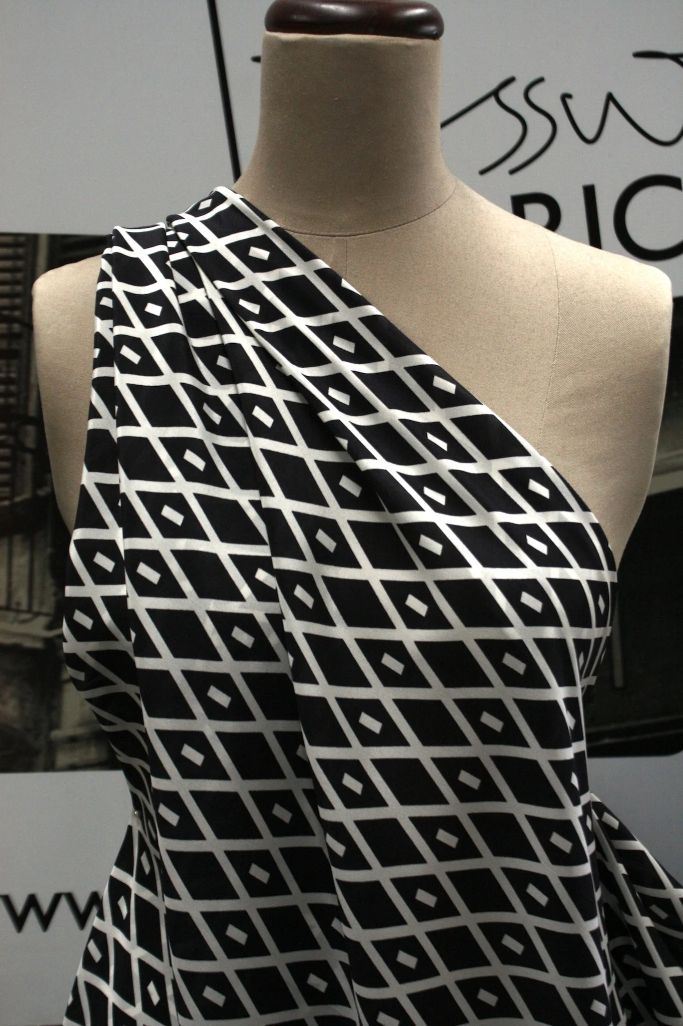 Ebony Cross Roads C.D.C - Image 5
