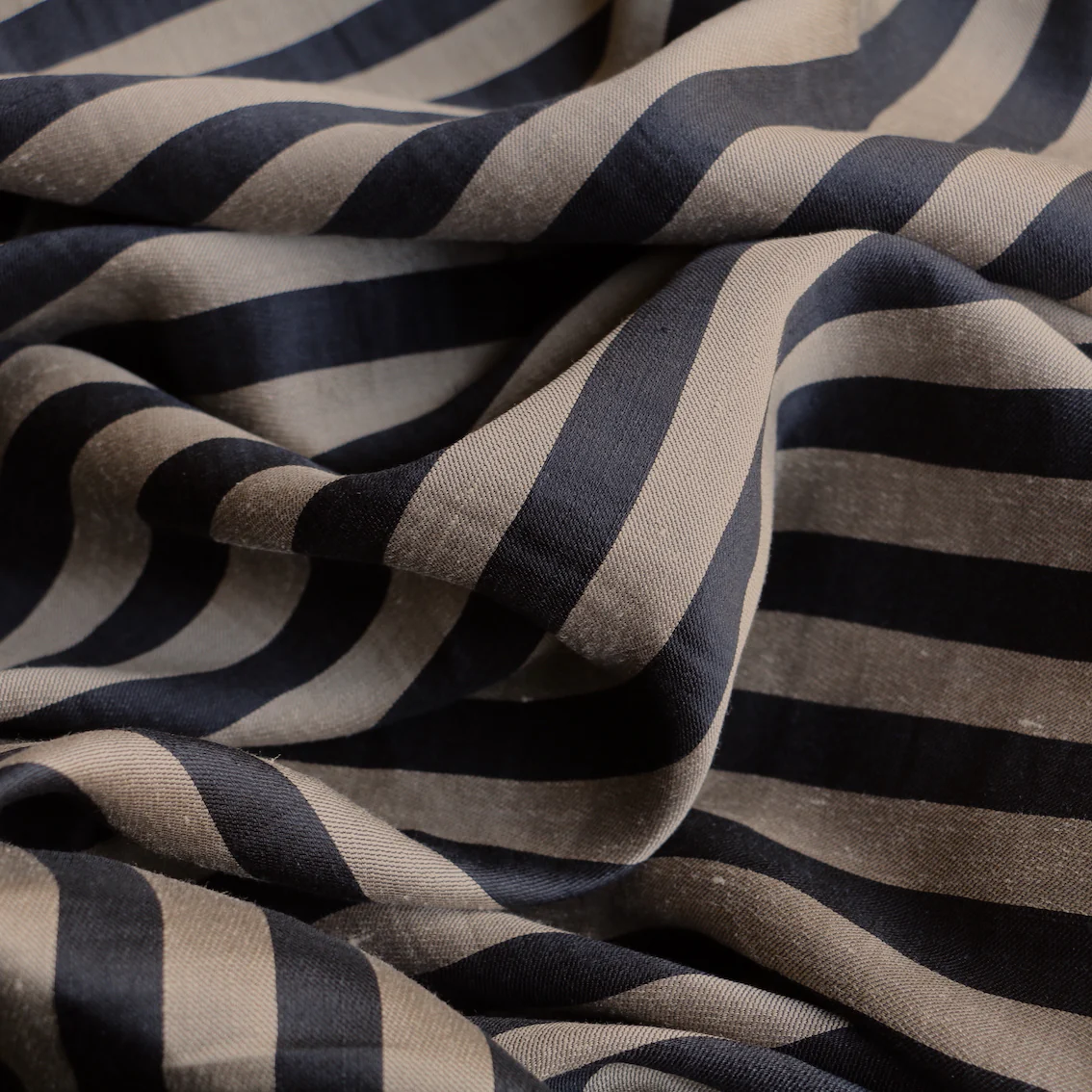 Ebony & Gold Thins - Image 2