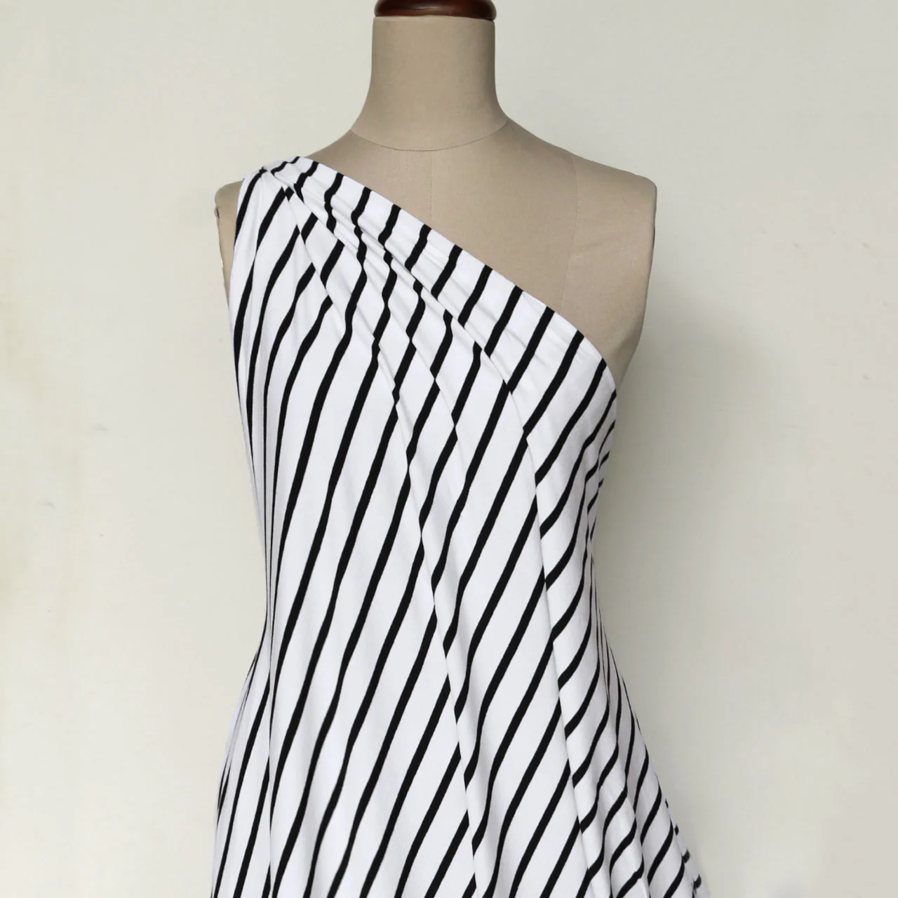 Ebony Story Line Jersey - Image 5