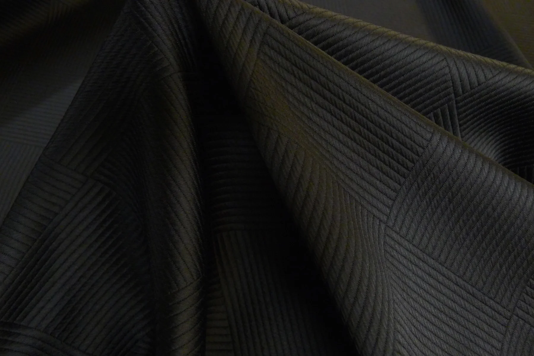 Ebony Tide - Image 4