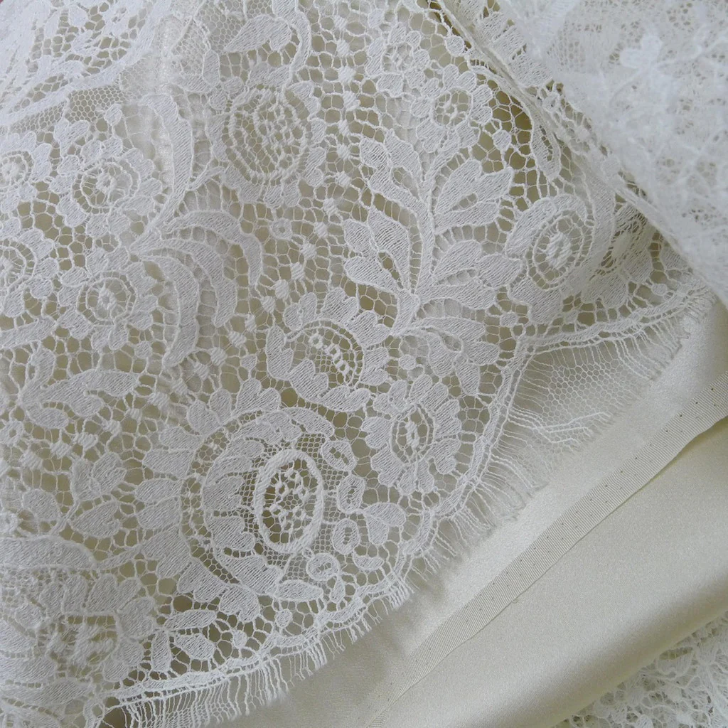 Ecru Chantilly Lace - Image 2
