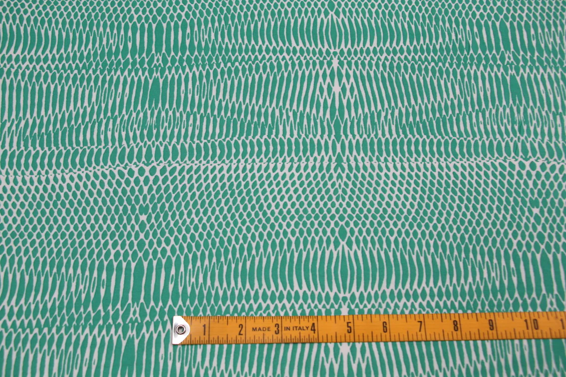 Emerald Snaking - Image 2