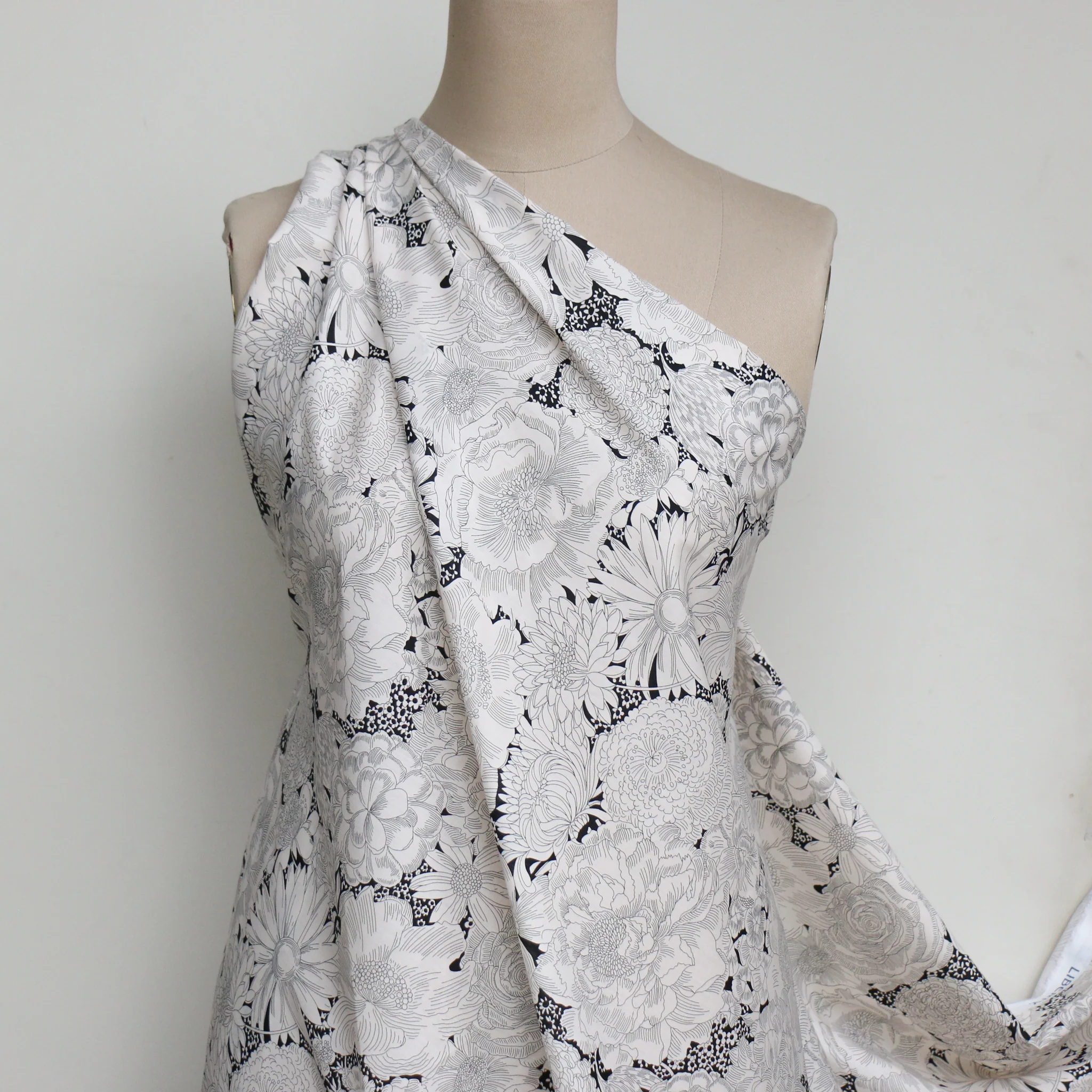 English Bloom - Liberty Tana Lawn™ - Image 5