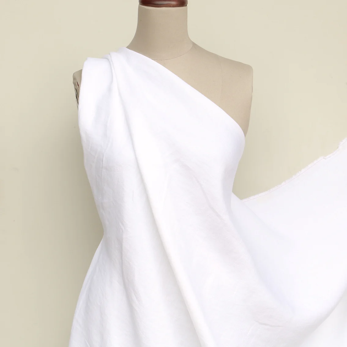 Everest White - Image 4