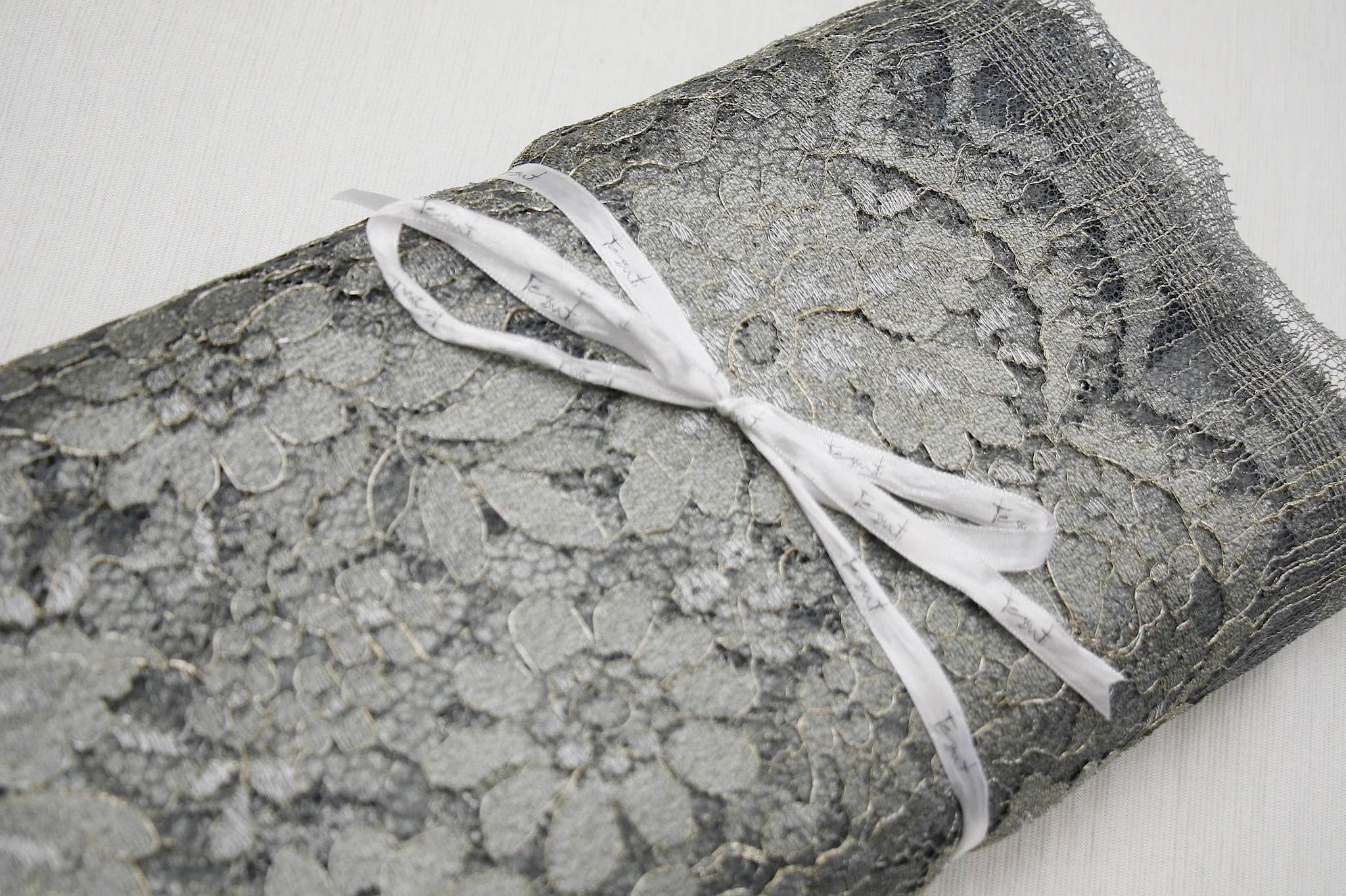 Evita Gris Fonce/Beige Lace