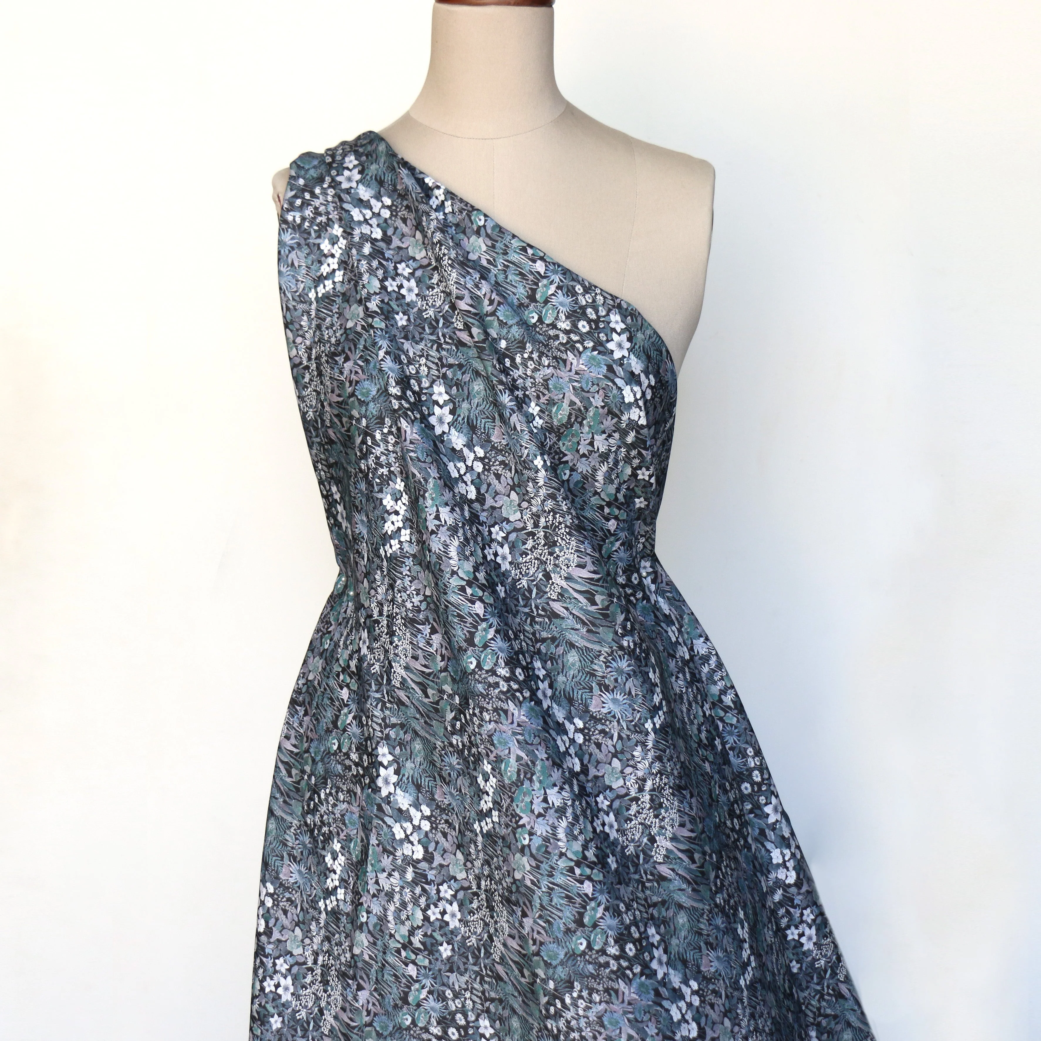 Faria Flower Grey - Liberty Sycamore Linen - Image 5