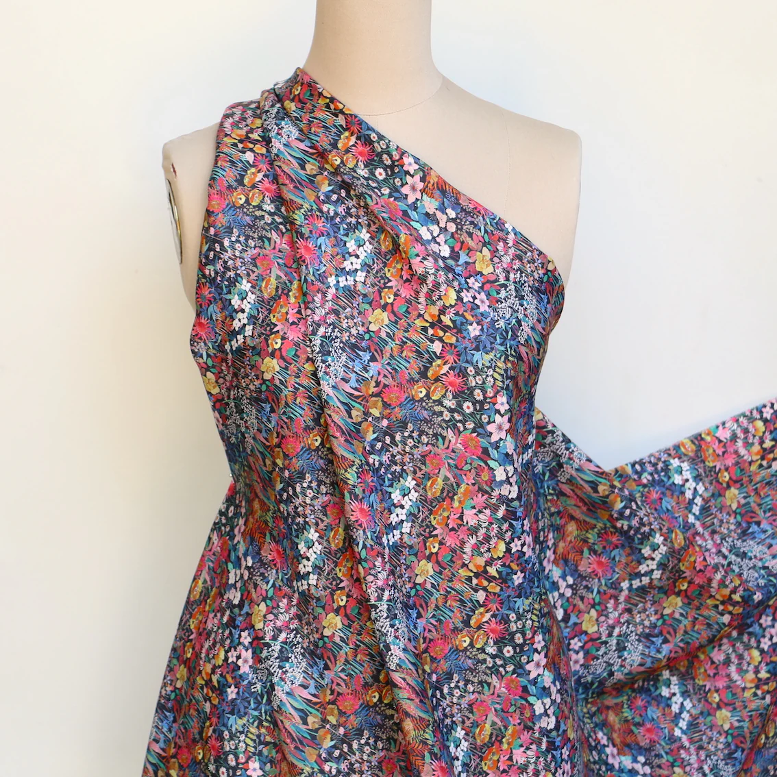 Faria Flowers Pink - Liberty Sycamore Linen - Image 6