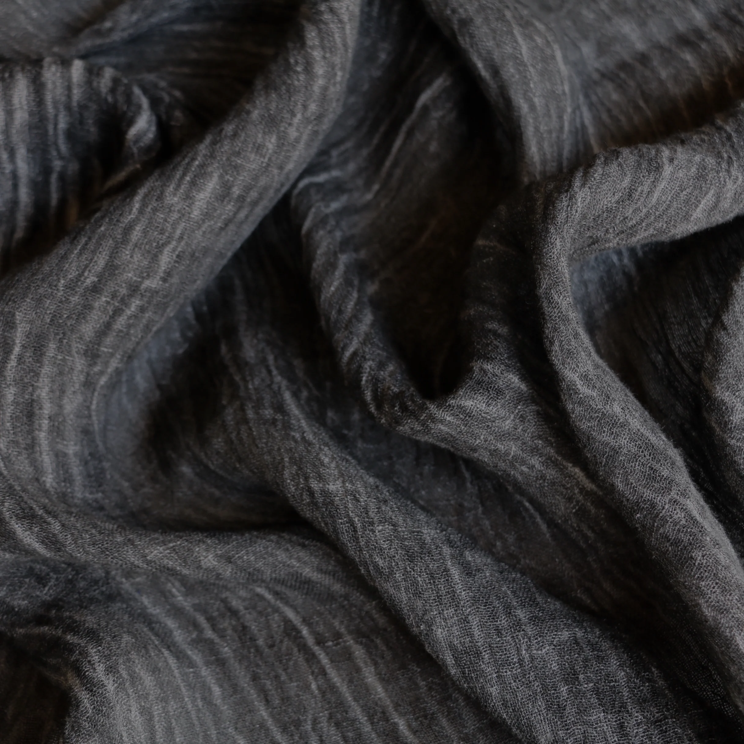 Faro Smoke Tie-Dyed Crinkle Linen - Image 2