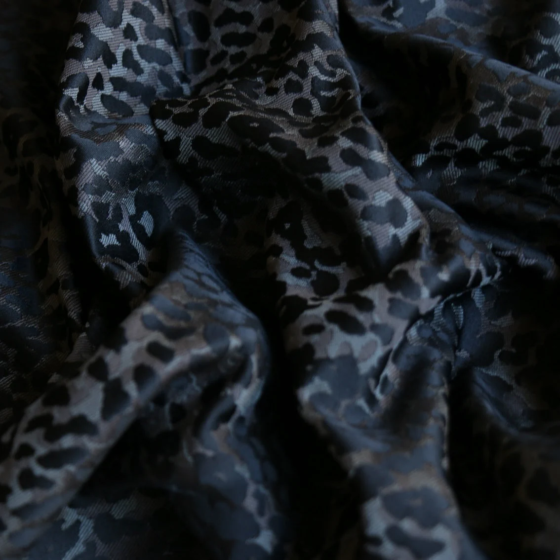 Feline Jacquard Charcoal/Black - Image 2