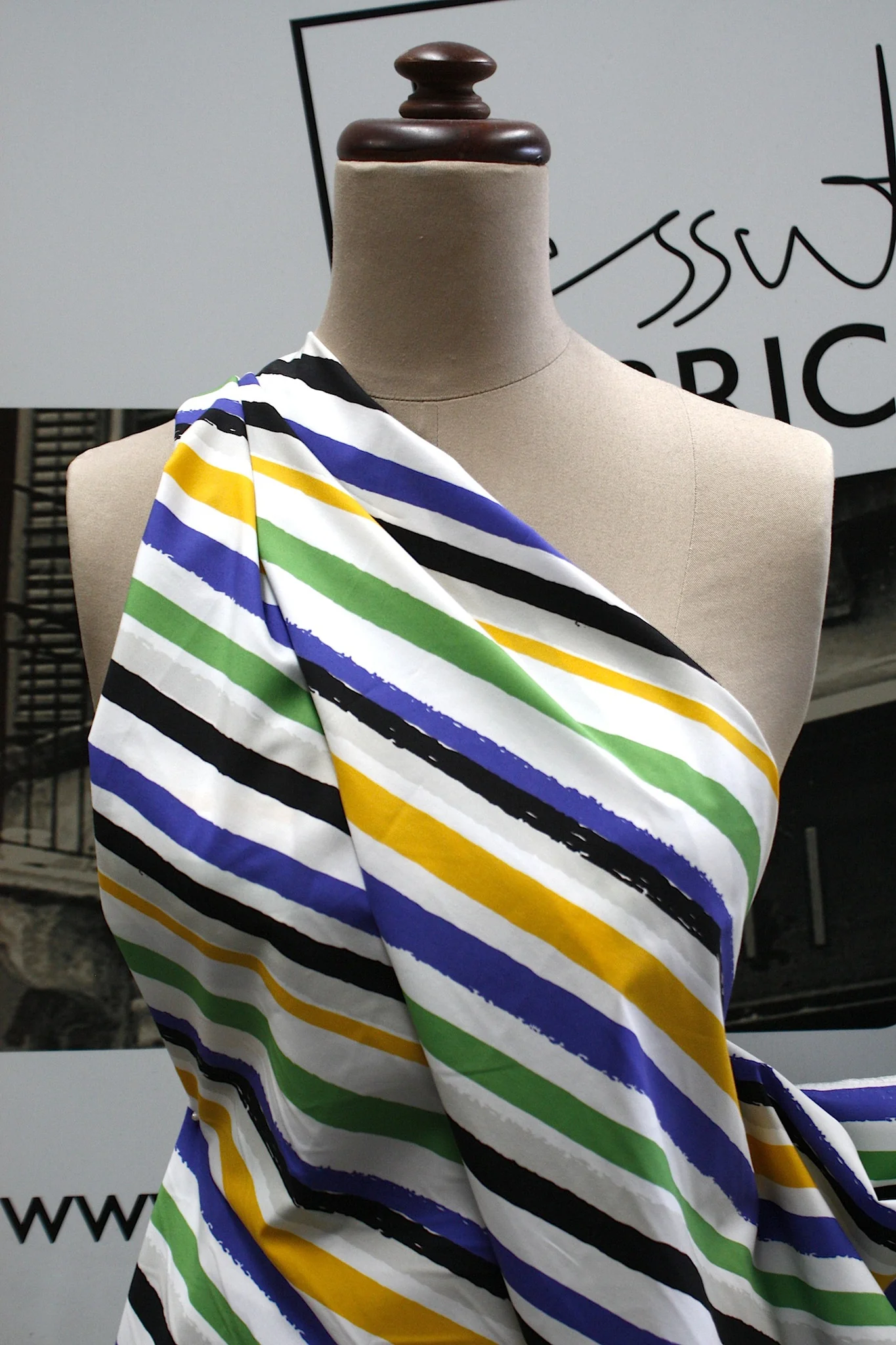 Five Colours - Image 7