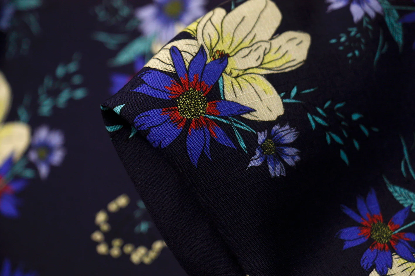 Flora On Navy