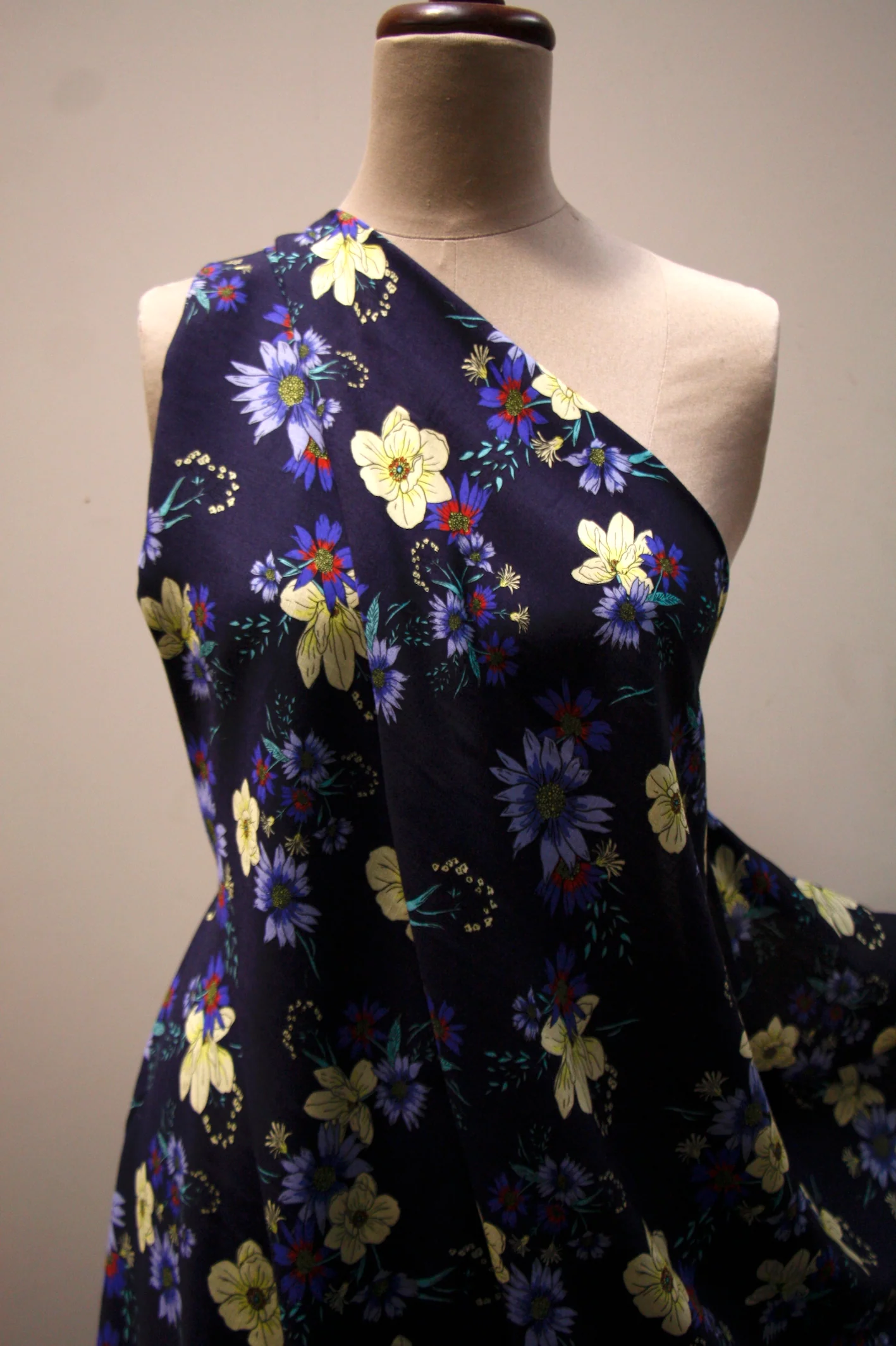 Flora On Navy - Image 5