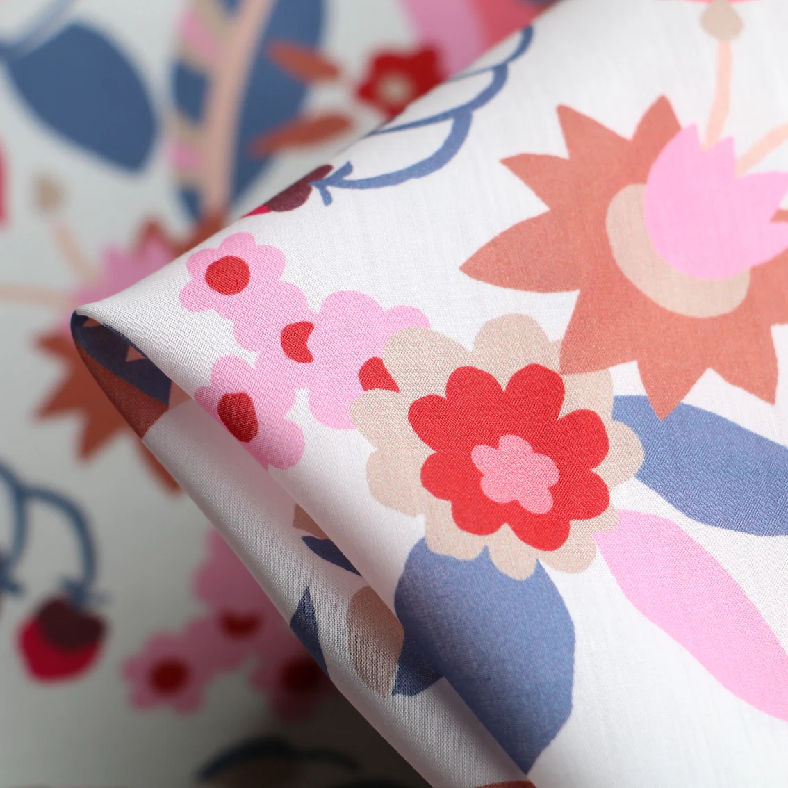 Floral Ballet Ivory Liberty Tana Lawnâ˘