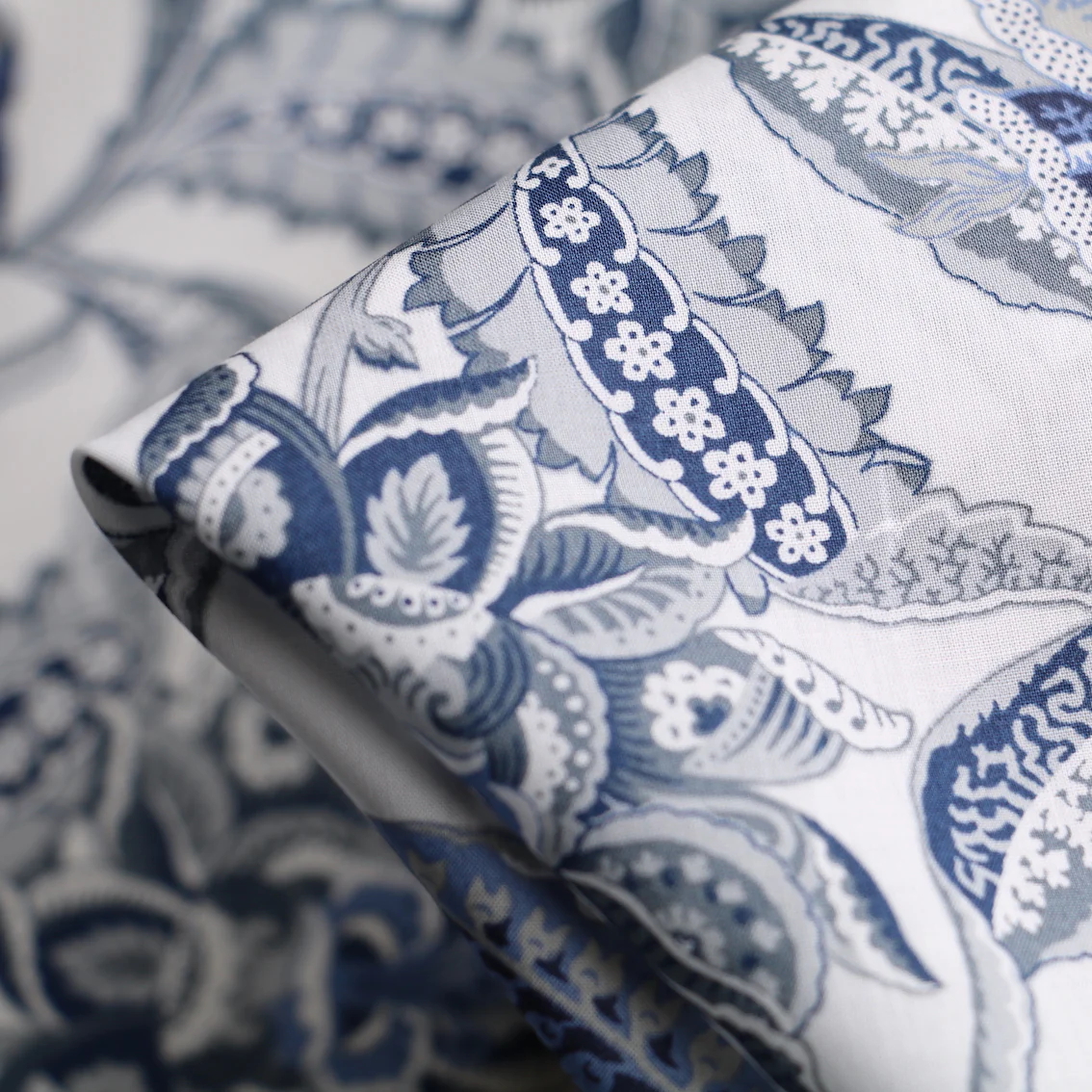 Floral Chintz Liberty Tana Lawnâ˘